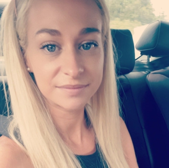 Meet your Posher, Beckie - Picture 1 of 1